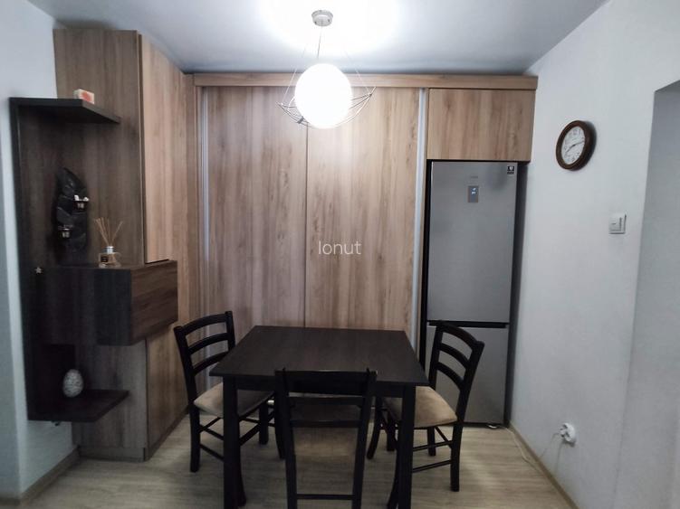 Proprietar. Inchiriez apartament 2 camere decomandat | Podu Roș - Piața Nicolina - 3