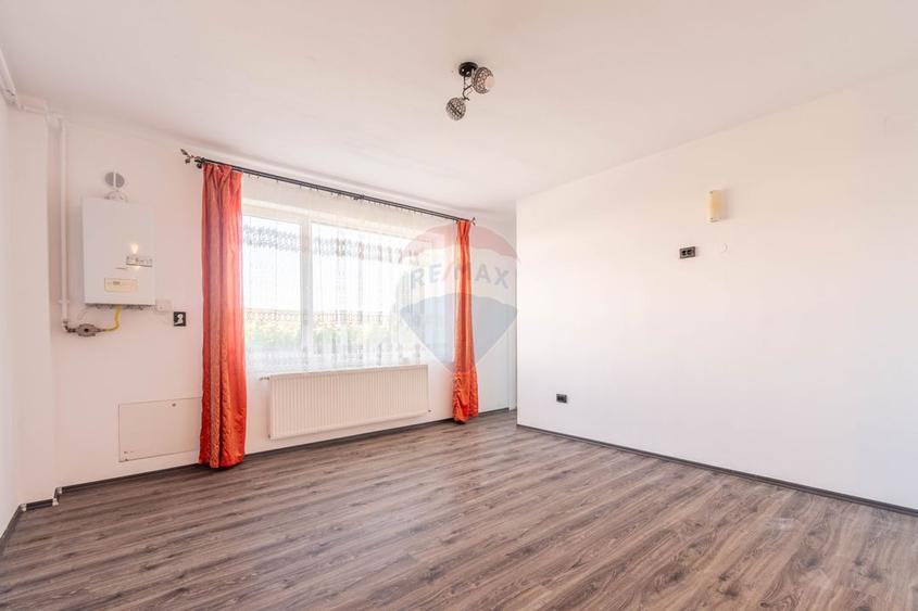 Apartament 3 camere de vanzare Floresti, Eroilor 80 zona Profi Parcare