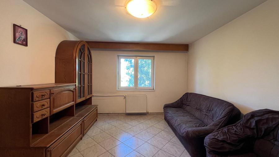 3 camere cu vedere la Parc Humulesti