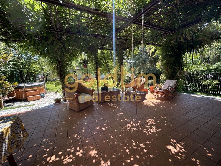 O VILA PERFECTA/IMPECABIL CONSTRUITA/4CAMERE 260MP/TEREN 1000MP/ACCES LAC-PADURE