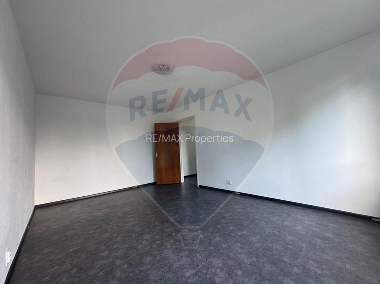 Apartament cu 2 camere de vânzare în zona Drumul Taberei - 2