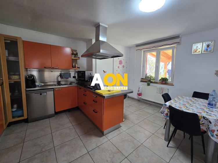 Casa 5 Camere, 2 Bai, 600mp Teren, Zona Oarda