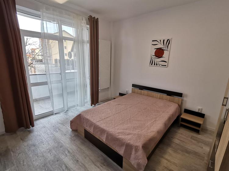 INCHIRIEZ ap. 3 camere decomandat,constructie noua, zona Turnisor