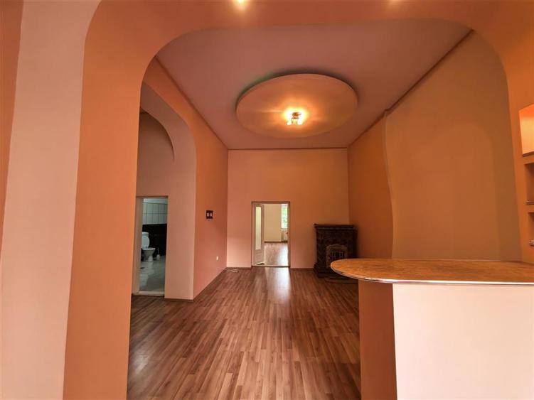 Apart 3 camere etaj 1 la KM 0 - Primaria Arad