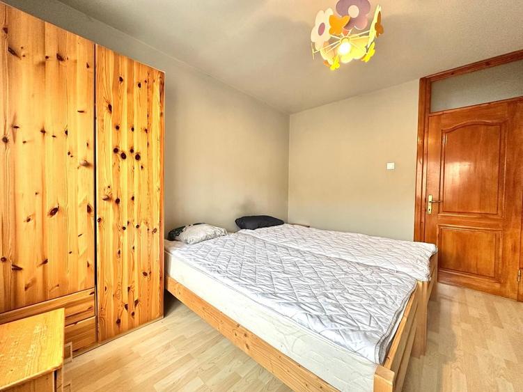Apartament spatios 4 camere + parcare, pretabil ptr ERASMUS