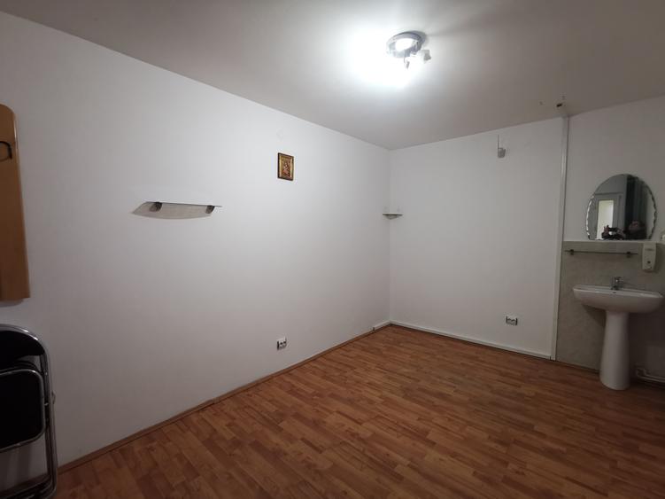 Spatiu comercial pretabil cabinet zona Unirii