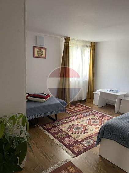 Pensiune - Domeniu montan - Casa si cabana 14 camere de vânzare