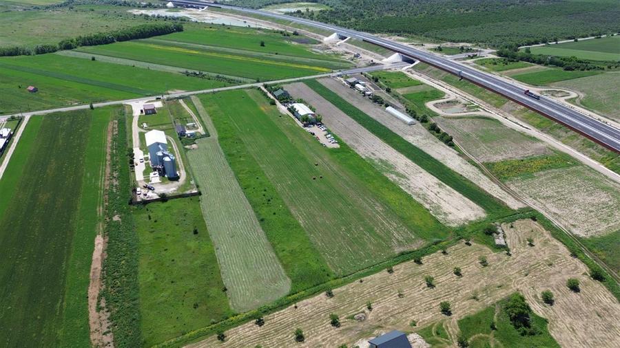 Teren 14.300 mp, D=50 ml, langa nod autrostrada A7