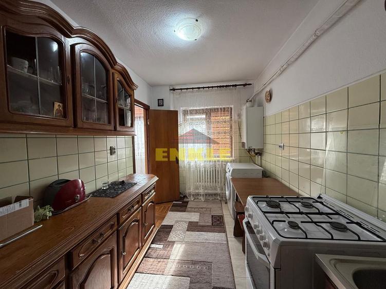 De vanzare apartament 3 camere decomandat, Pietonalul Transilvaniei.