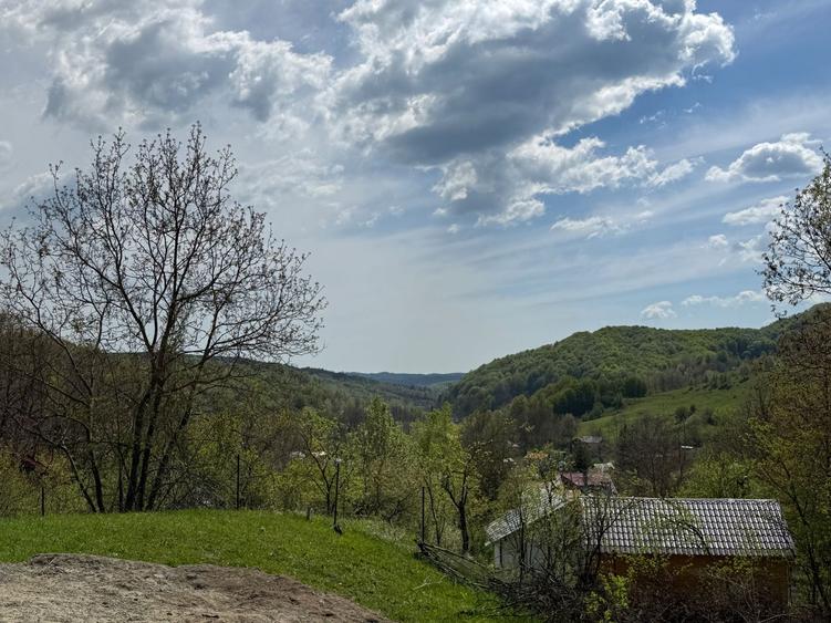 Teren intravilan 2440mp cu autorizație de construire și proiect !