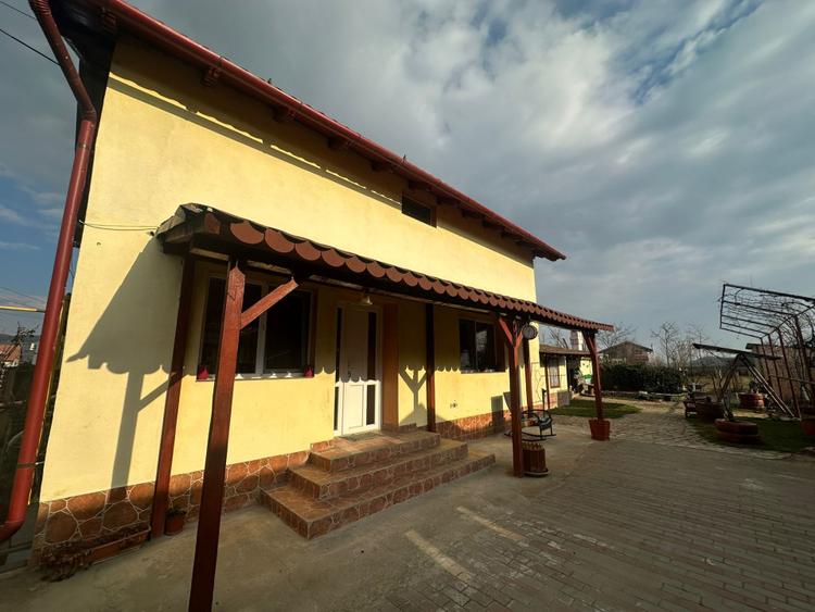 Casa Individuală 120 mp| teren 640 mp| zona Vintu De Jos