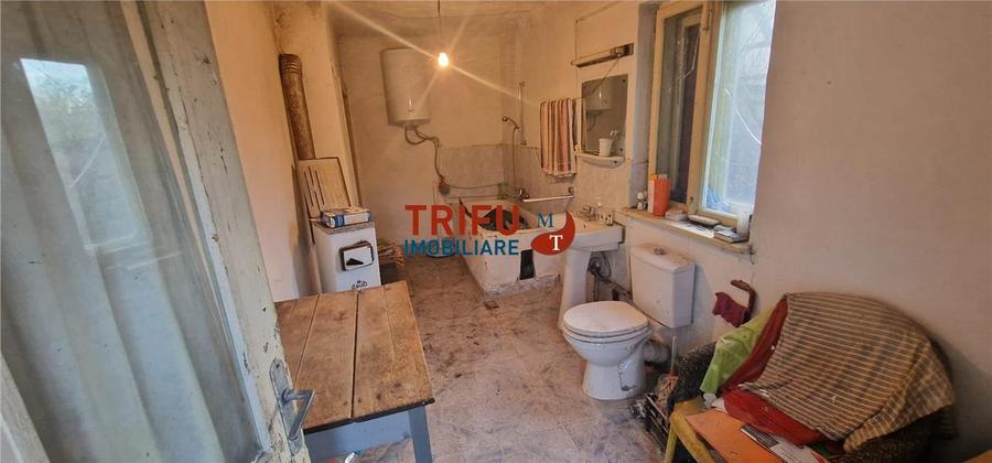 Casa de vanzare 2 camere zona Barabant