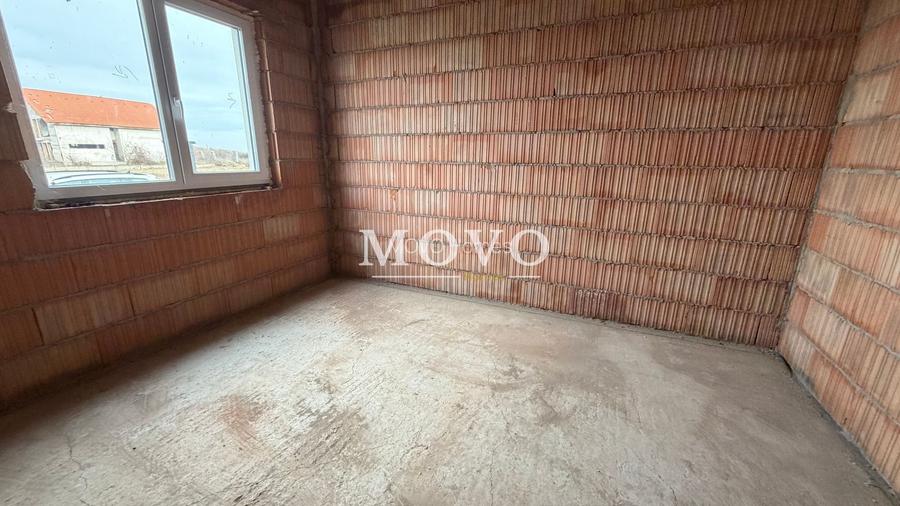 Duplex despartit | 4 camere | Asfalt si toate utilitatile | Zona excelenta