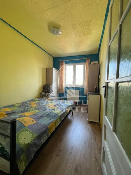 Apartament cu 4 camere, centrala proprie, zona Spitalul Judetean