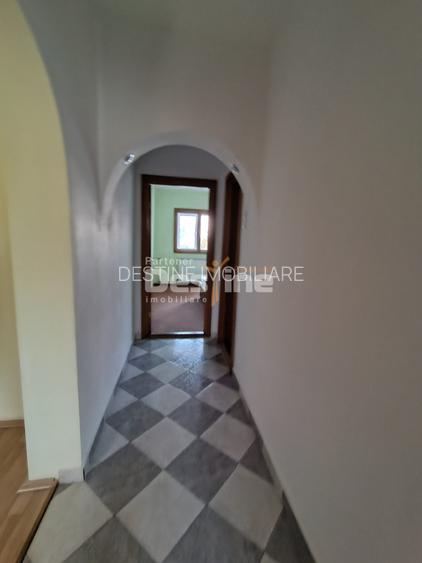 Apartament de vânzare, zona PODU ROȘ, 3 camere, semidecomandat, etaj 1 - 6
