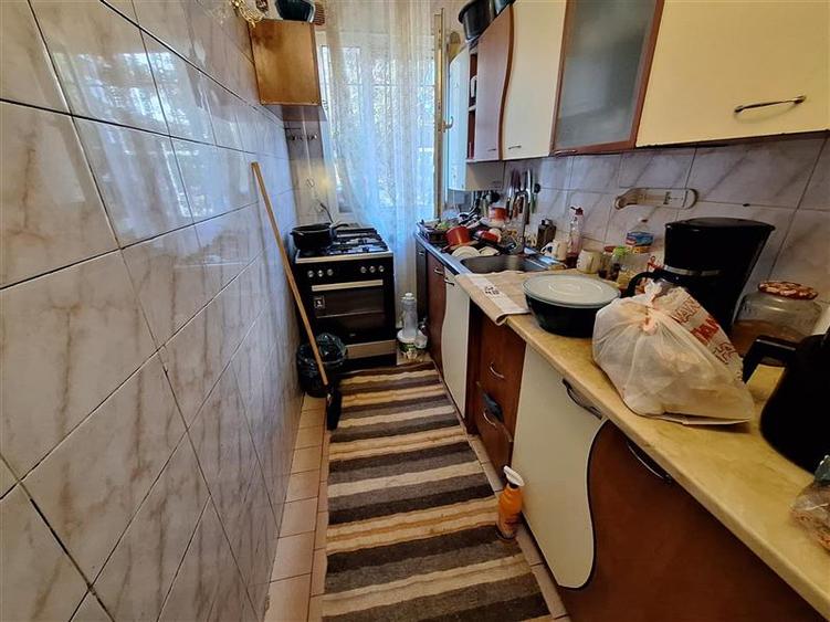 Apartament 2 camere demidecomandat , zona Milcov