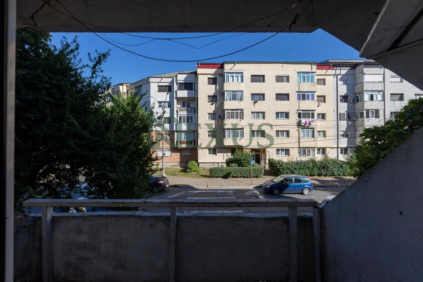 Apartament cu 4 camere, 90 mp, etaj 1 – Zona Nord, Bacău