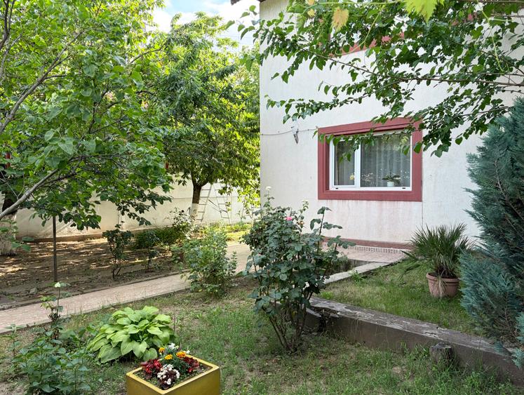 CASA CONSTRUITA IN ANII 2000 CU TEREN DE 304 MP - RETRASA - POLITEHNICA - MANIU