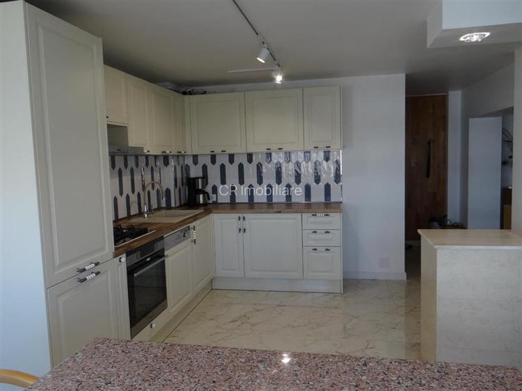 Apartamenr 3 camere  Decebal   Centrala Proprie - 5