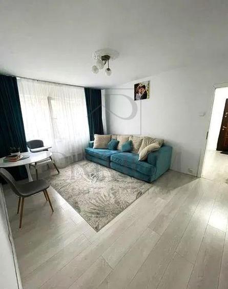 SPITALUL JUDETEAN - PARTER - 3 CAMERE - BALCON - CENTRALA PROPRIE - RENOVAT