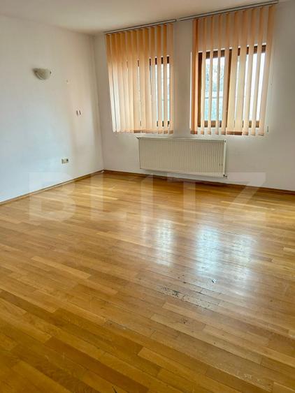 Apartament 4 camere,2,bai,3 terase,139mp, semicentral