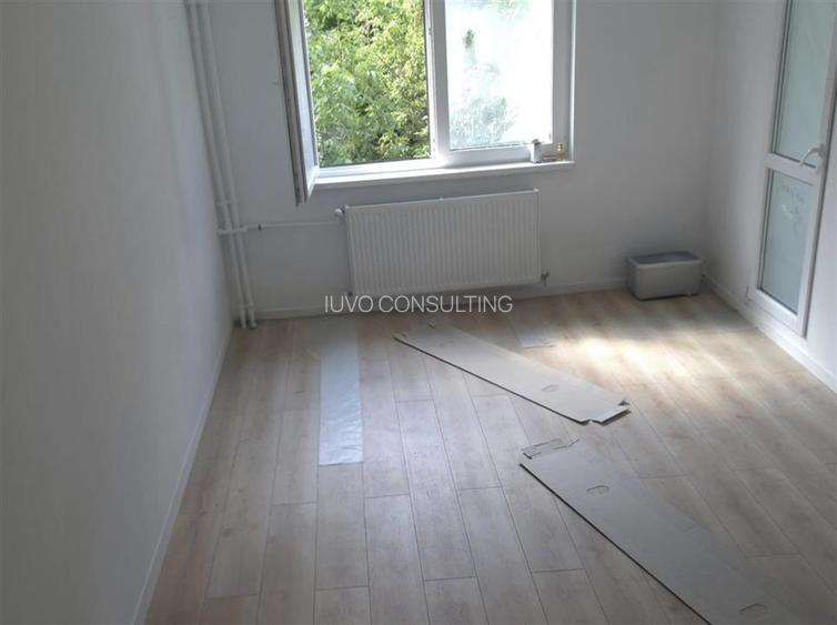 Vanzare Apartament 3 Camere Decomandat Piata Sudului - 2