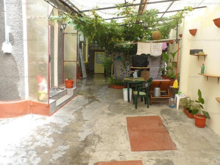 Casa 4 cam 120mp utili Ultracentral 286mp teren cu front stradal 12m