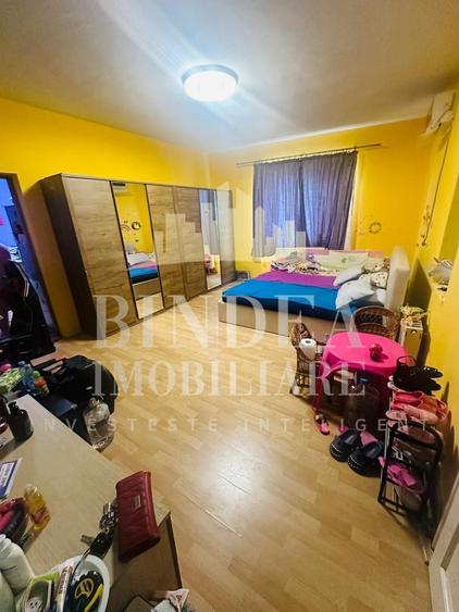 Casa pe principala in Giarmata  737mp teren