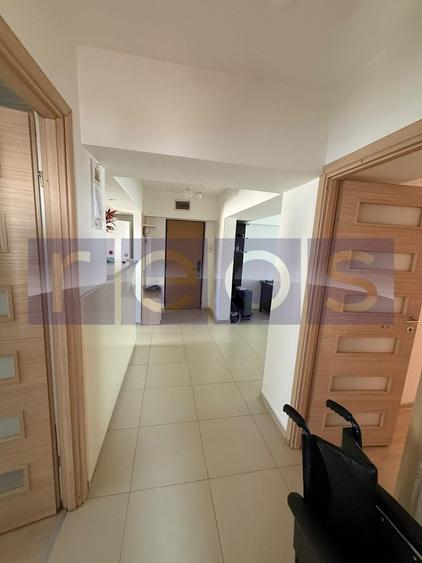VANZARE 3 CAMERE DECOMANDAT