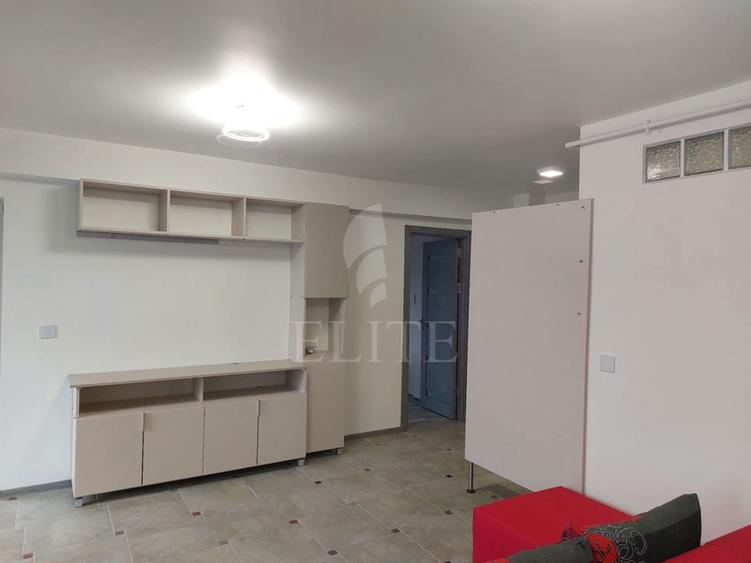 Apartament 2 camere în zona LOMBULUI