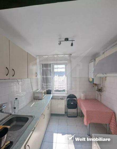 Apartament 2 camere, zona centrala, decomandat, etaj 2/4!