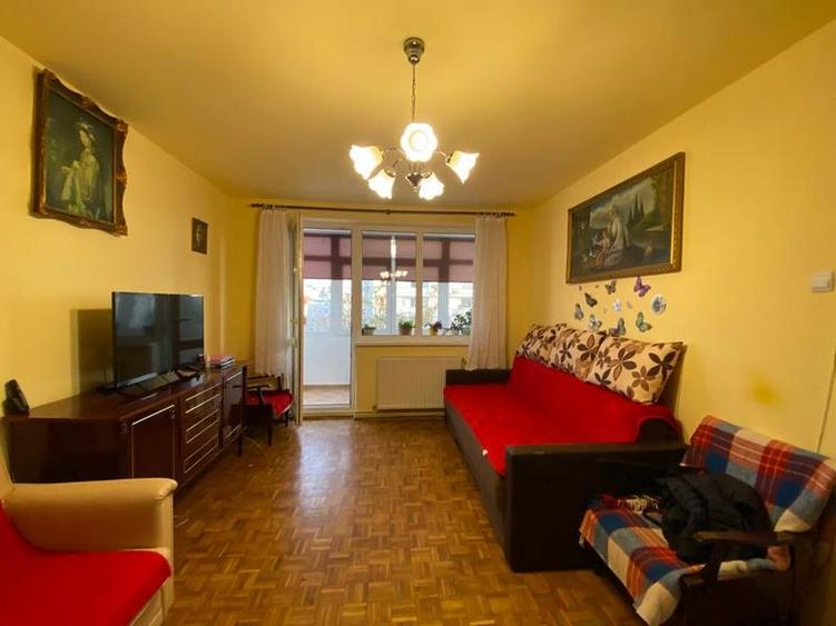 Apartament 2 camere semidecomandat zona Luptei
