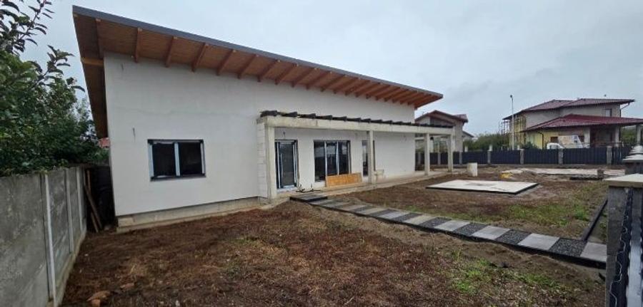 CASA NOUA I 130 mp I pe un nivel I semifinisata I teren 600 mp I