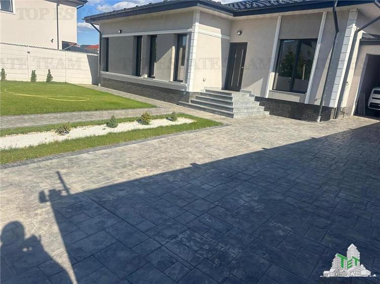 Casa inidividuala, superba pe parter, cu garaj si 4 camere spatioase, si toate u