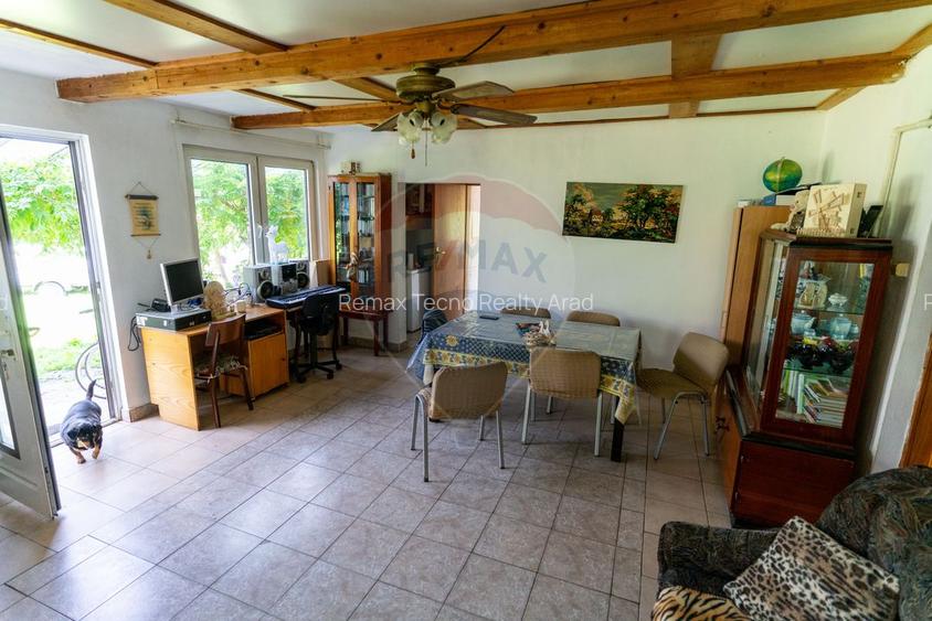 Casă  cu 10 camere in 2 corpuri de cladire (se pot vinde separat) - 35