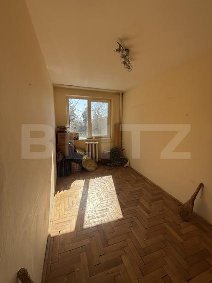 Apartament cu 3 camere, etaj intermediar, zona Tribunal