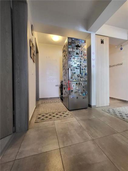 3 CAMERE DECOMANDAT + 2 PARCARI + 30MP CURTE IN PROPRIETATE