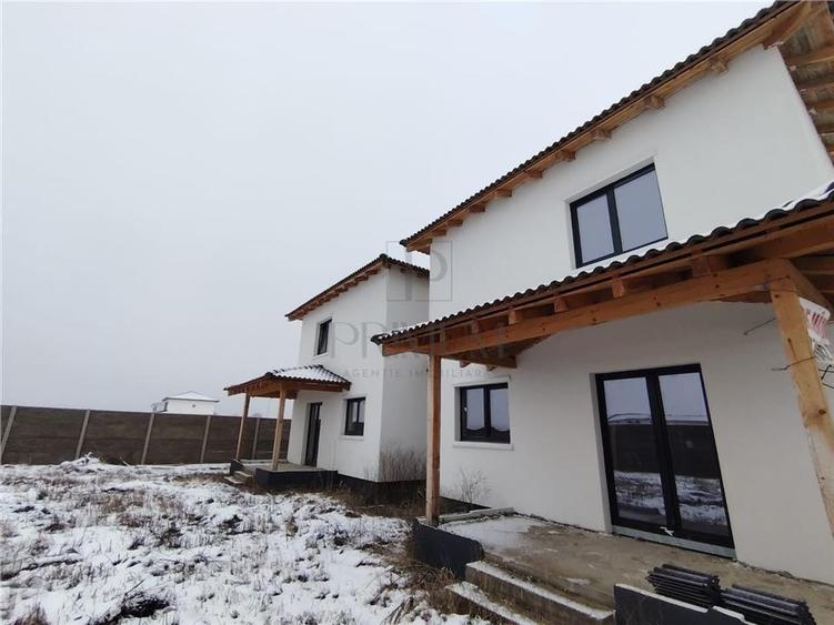 Duplex despartit prin camera tehnica - langa asfalt - compartimentare excelenta