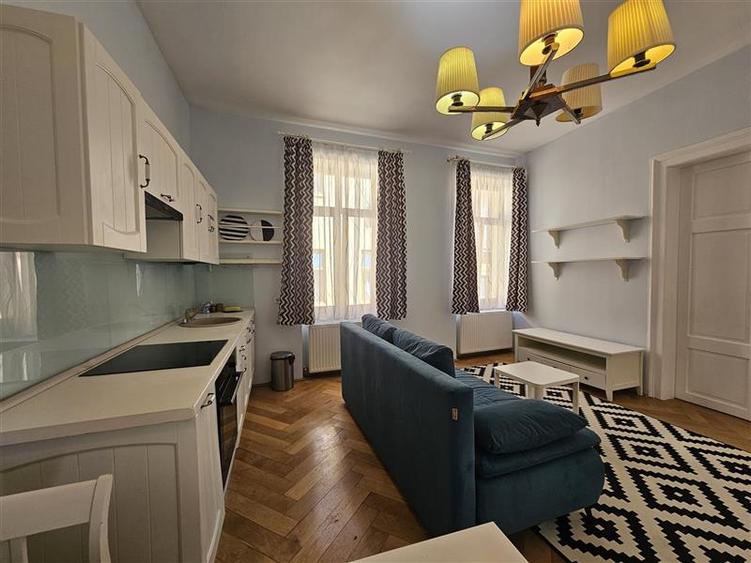 Apartament deosebit cu 2 camere de inchiriat in Centrul Istoric Brasov
