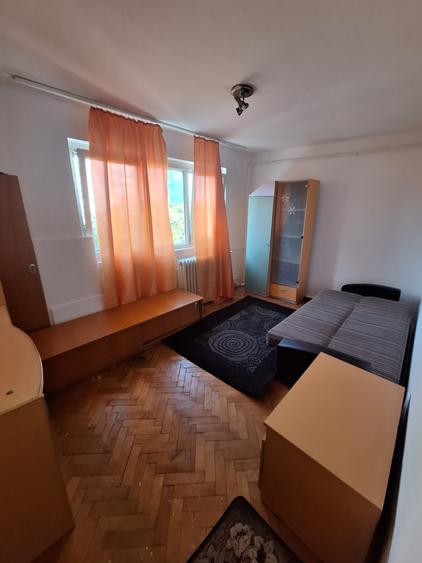300euro!!!Ap cu 3 camere Zona Dacia