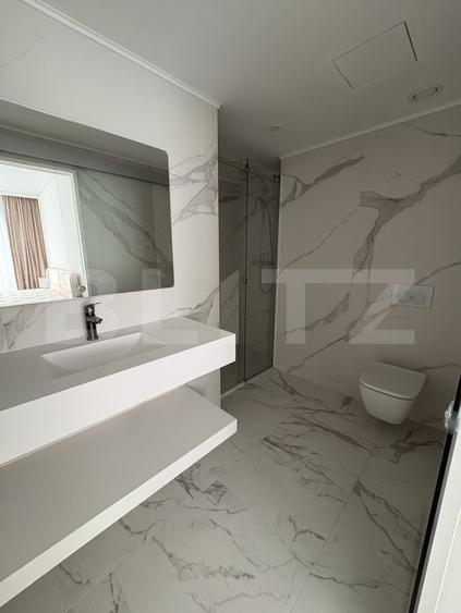 Apartament 3 camere, 2 bai, parcare, zona UMF