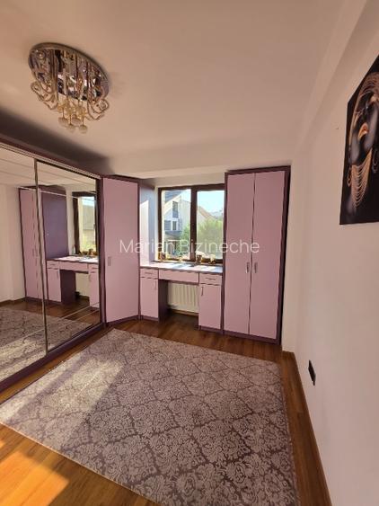 Casă tip duplex P+1+mansarda, 3 dormitoare, curte, Sector 4 București