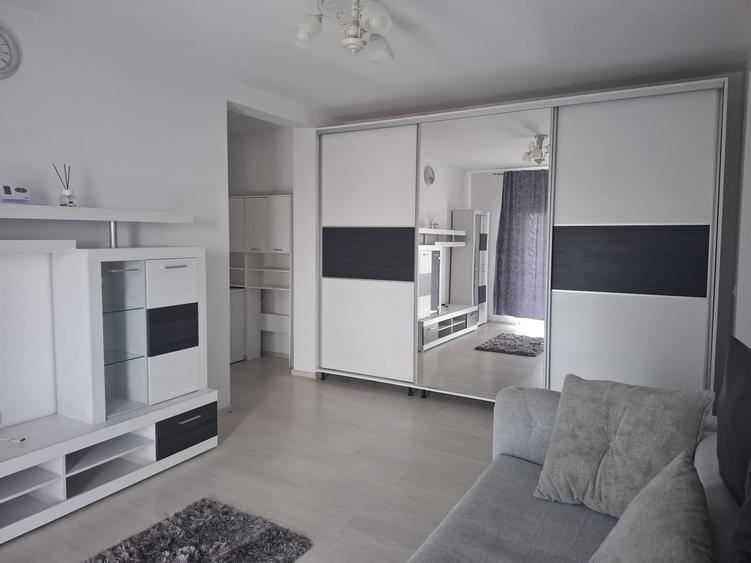 Giroc Str Trandafirilor langa Scoala. Mobilat/Utilat. AC. CT Parcare inclusa!