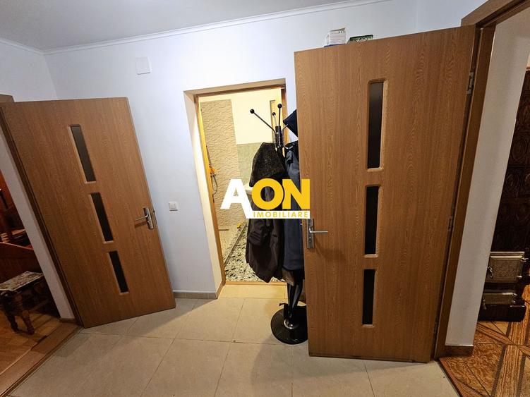 Casa cu doua corpuri, 5 camere, 1580 mp teren, Dealul Furcilor