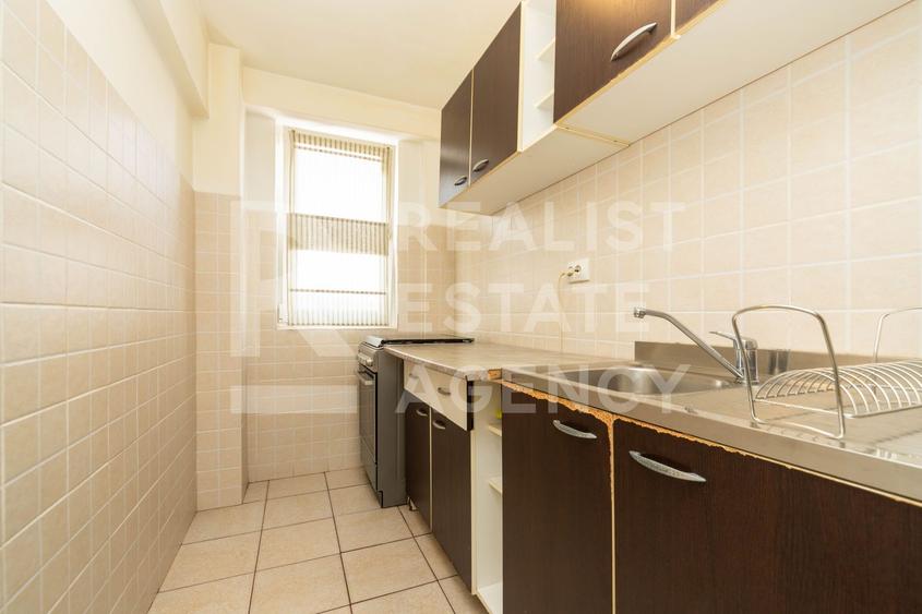 Vânzare, apartament cu 3 camere în zona Lujerului