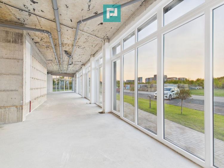 Spațiu comercial 208 mp + 5 parcări, Zona Aradului