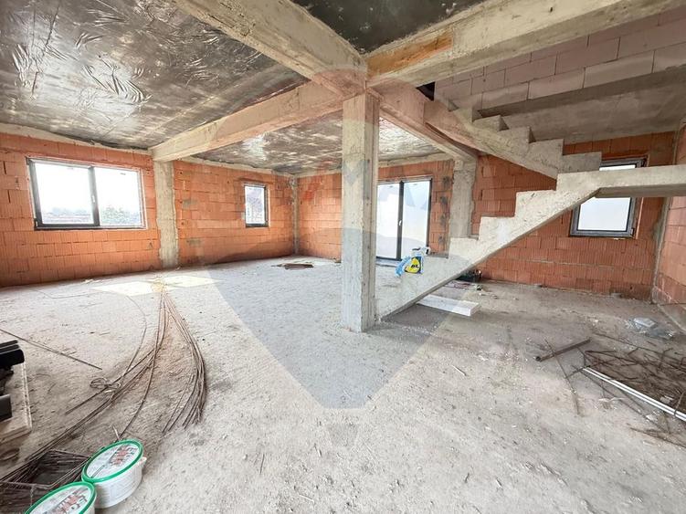 Casă de vânzare semifinisată, 4 Camere 145 mp utili,Făcliei
