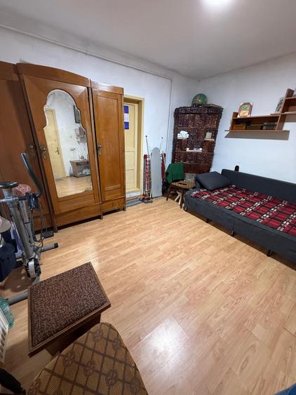 Casă pe parter cu teren 200 m.p Zona Sălaj