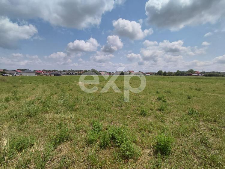 Teren de vânzare Bod – 892 mp Toate utilitățile CU Disponibil 44600 E