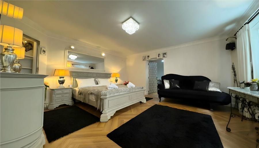 Apartament 2 camere in centrul istoric, renovat cu stil, pe strada Republicii